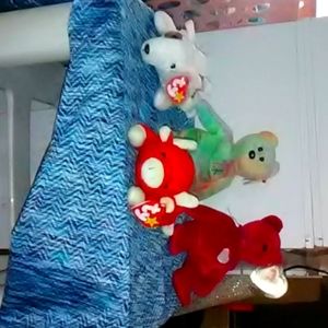 4 rare beanie babies.